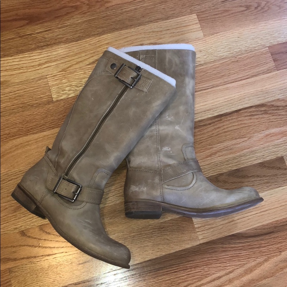 Gianni Bini tan leather moto-boots size 6